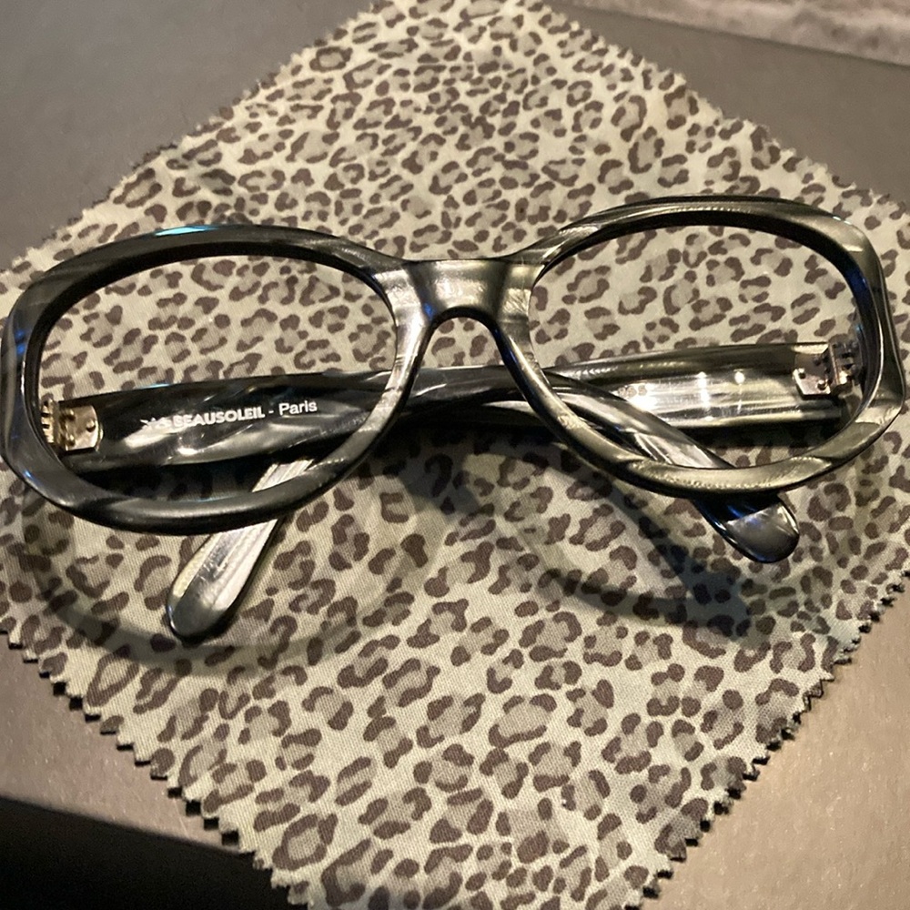 Beausoleil - Paris gray marbled swirl with no lenses handmade in France $75